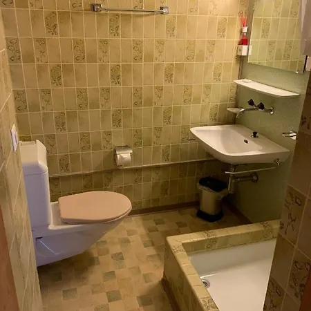 Bahnhofli Bed and breakfast *