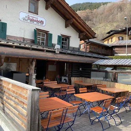 Bahnhöfli * Klosters-Serneus